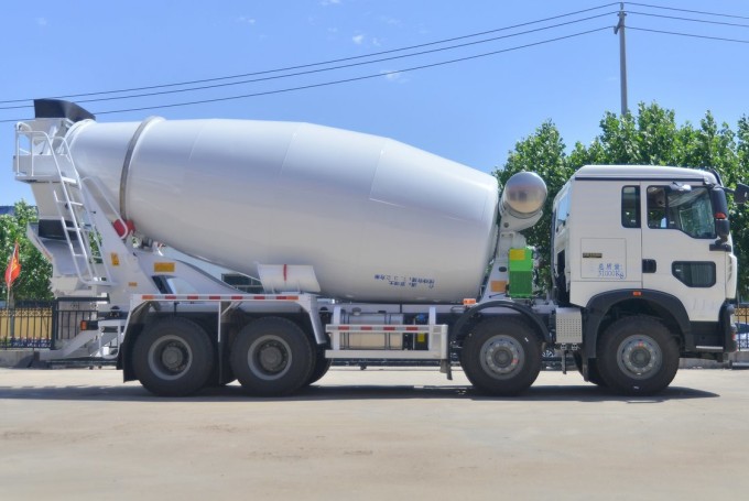 HOWO mixer truck